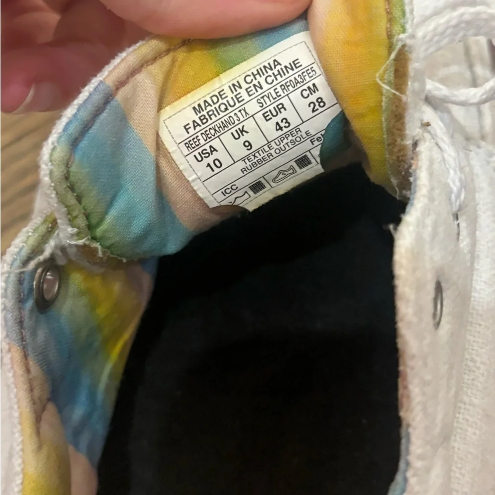 white Reef Deckhand 3 TX shoes rainbow men’s size 10